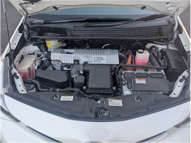 TOYOTA PRIUS ALPHA 2016 Image 31