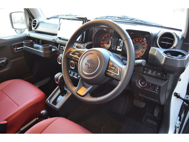 SUZUKI JIMNY NOMADE 2025 Image 31