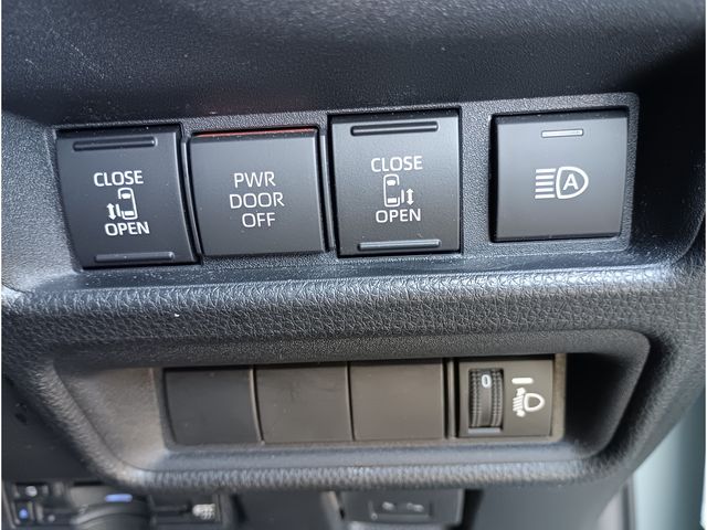 TOYOTA SIENTA HYBRID 2023 Image 31