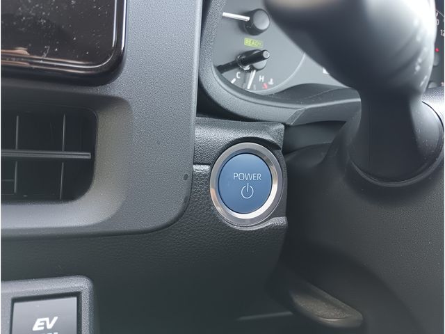 TOYOTA SIENTA HYBRID 2023 Image 31