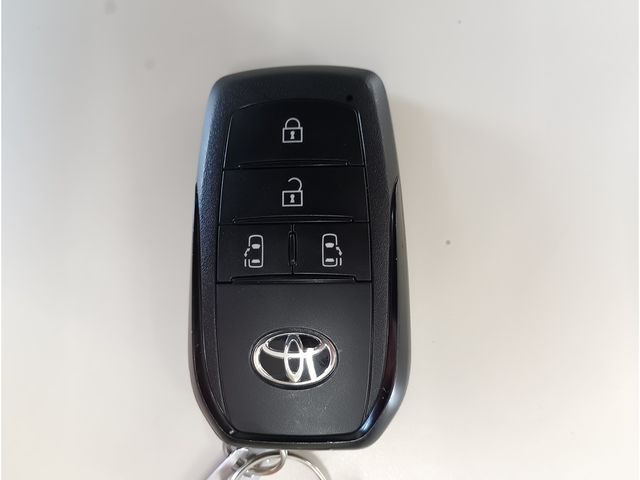 TOYOTA SIENTA HYBRID 2023 Image 31