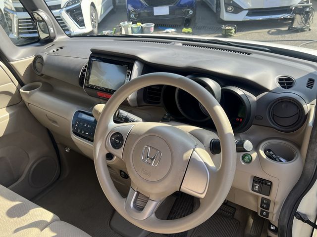 HONDA N BOX 2013 Image 31