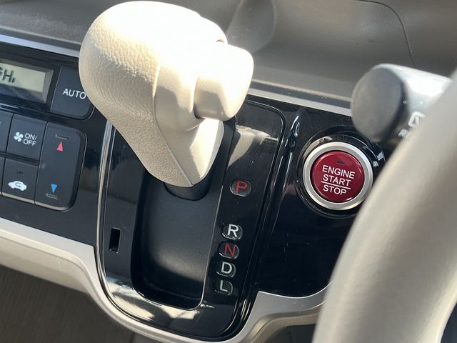 HONDA N BOX 2013 Image 31