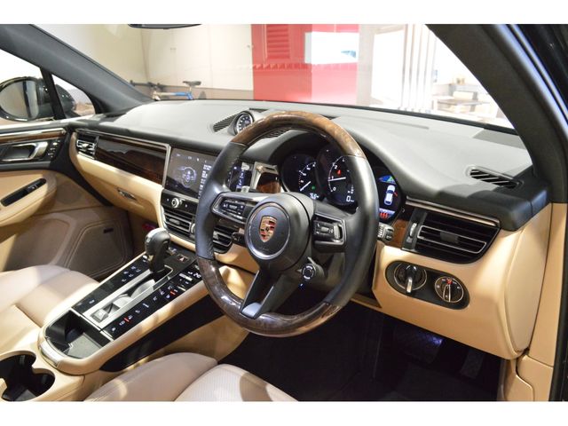 PORSCHE MACAN 2024 Image 31