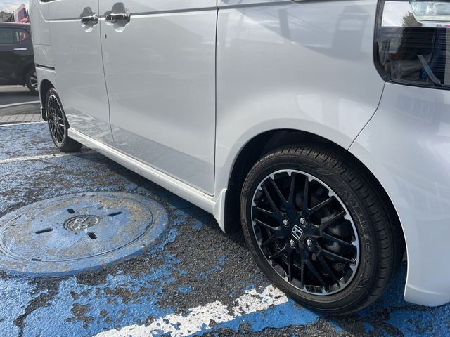 HONDA N BOX CUSTOM 2023 Image 31