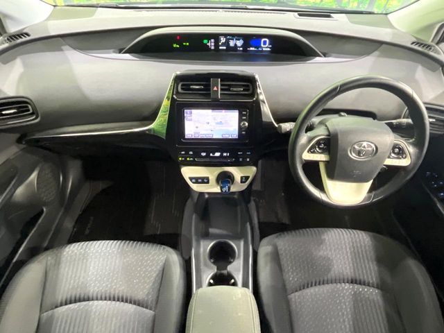 TOYOTA PRIUS 2017 Image 31