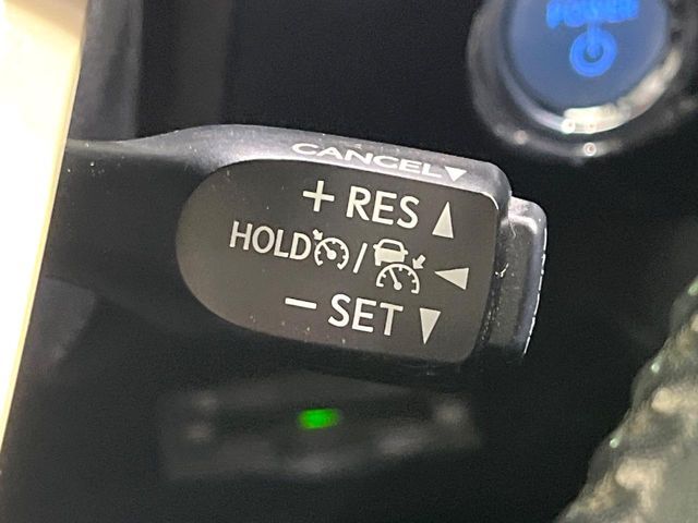 TOYOTA PRIUS 2017 Image 31