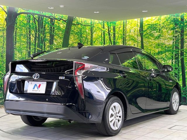 TOYOTA PRIUS 2017 Image 31