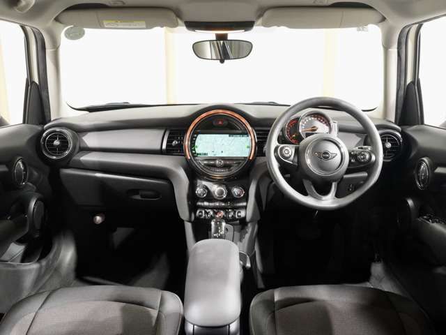 BMW MINI ONE 5DOOR 2018 Image 31