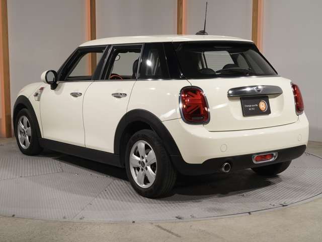 BMW MINI ONE 5DOOR 2018 Image 31