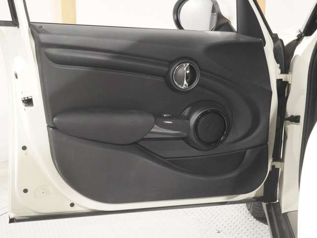 BMW MINI ONE 5DOOR 2018 Image 31