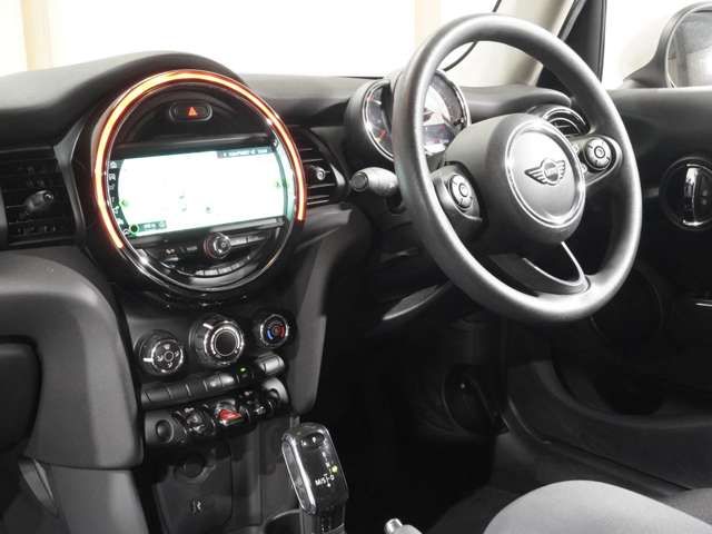 BMW MINI ONE 5DOOR 2018 Image 31