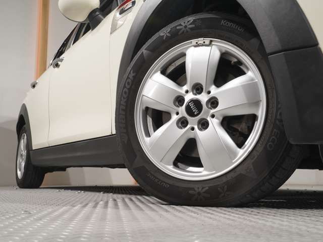 BMW MINI ONE 5DOOR 2018 Image 31