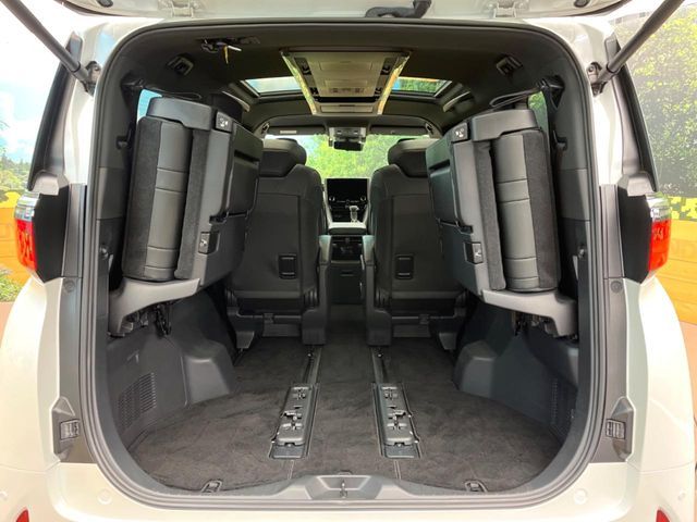 TOYOTA ALPHARD HYBRID 2024 Image 31