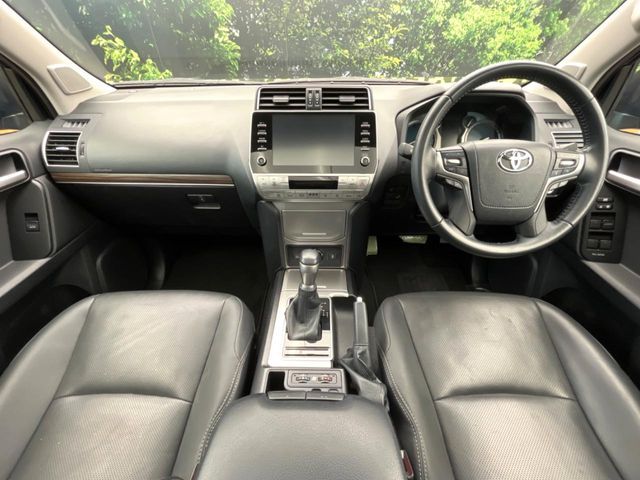 TOYOTA LANDCRUISER PRADO 2023 Image 31