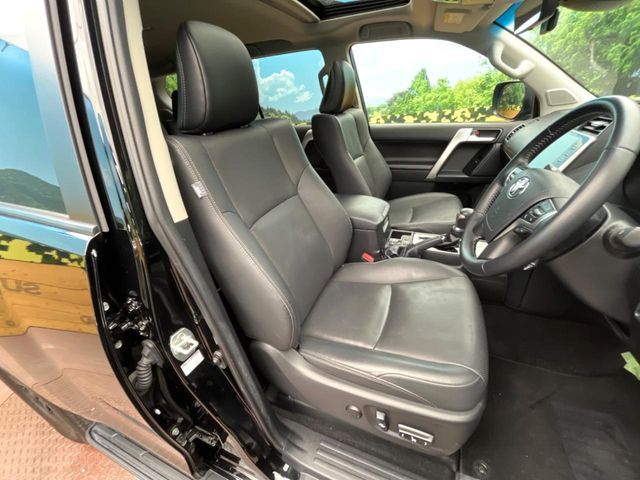 TOYOTA LANDCRUISER PRADO 2023 Image 31