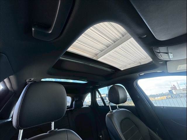 MERCEDES BENZ GLC CL 2019 Image 31