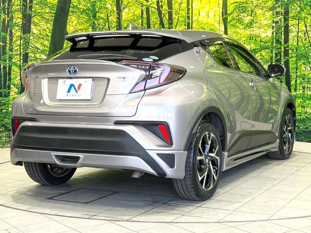 TOYOTA C-HR 2017 Image 31