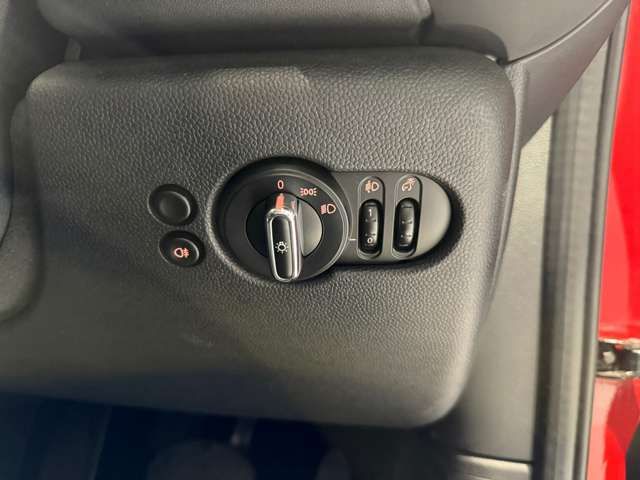 BMW MINI ONE 5DOOR 2016 Image 31