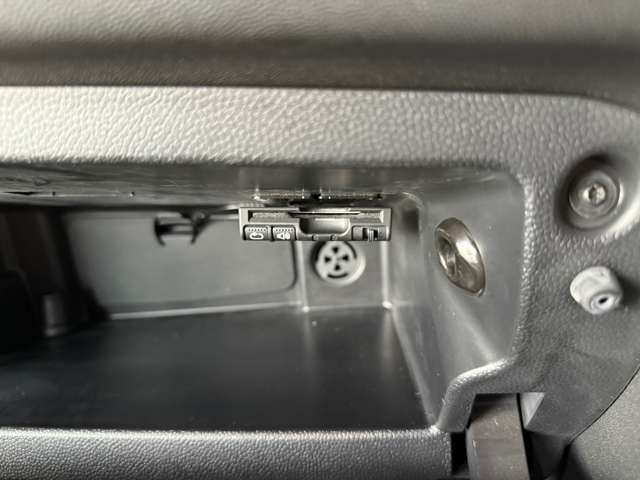 BMW MINI ONE 5DOOR 2016 Image 31