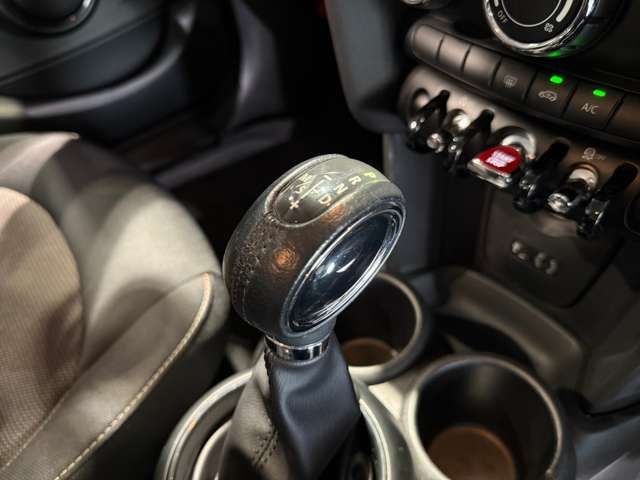 BMW MINI ONE 5DOOR 2016 Image 31