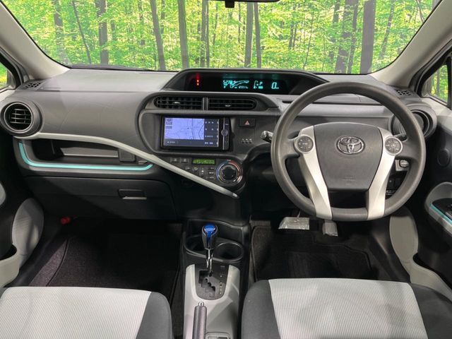 TOYOTA AQUA 2013 Image 31