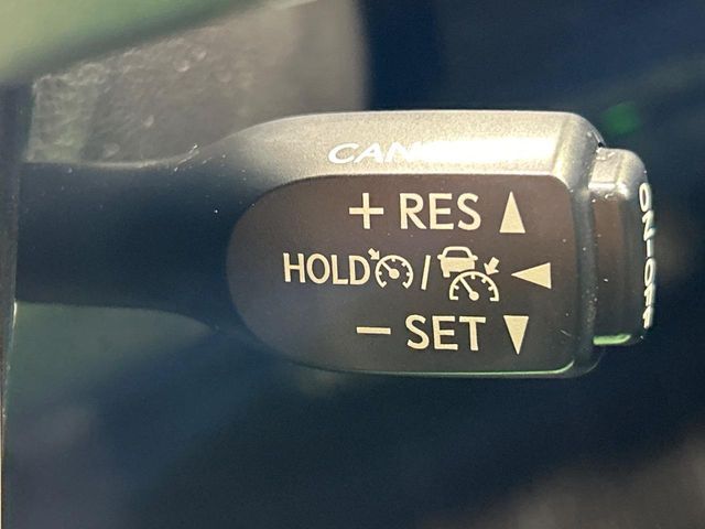 TOYOTA PRIUS 2018 Image 31