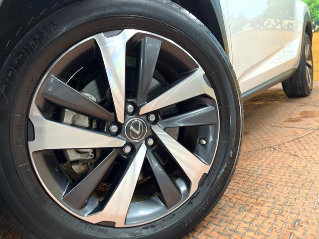 TOYOTA LEXUS NX300 2019 Image 31