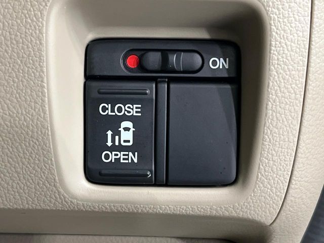 HONDA N BOX 2014 Image 31