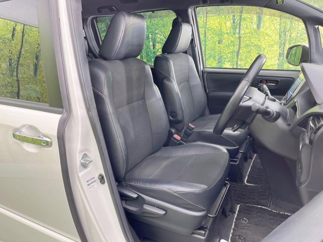 TOYOTA NOAH 2017 Image 31