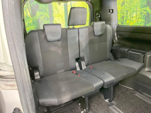 TOYOTA NOAH 2017 Image 31