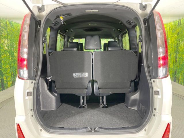 TOYOTA NOAH 2017 Image 31