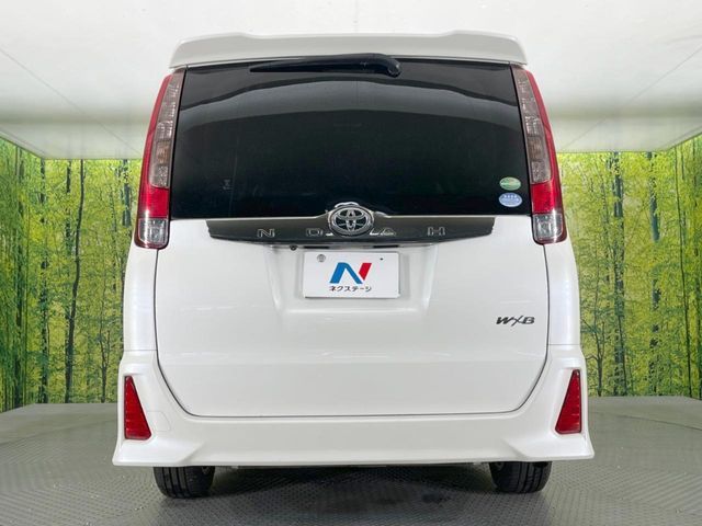 TOYOTA NOAH 2017 Image 31