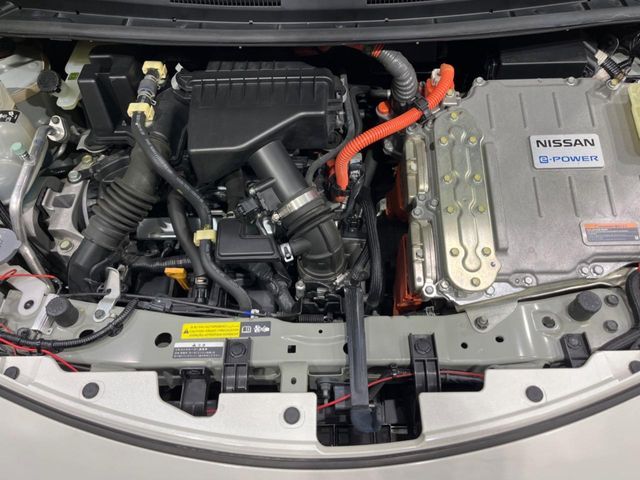 NISSAN NOTE 2017 Image 31