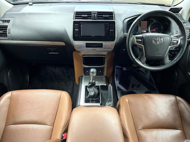 TOYOTA LANDCRUISER PRADO 2022 Image 31