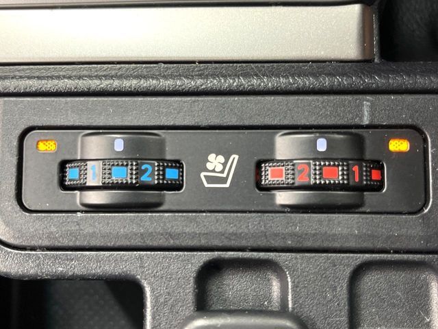 TOYOTA LANDCRUISER PRADO 2022 Image 31