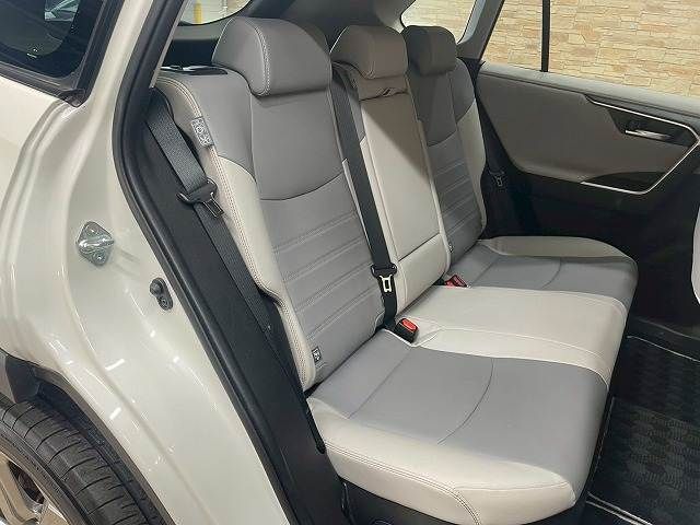 TOYOTA RAV4 HYBRID 4WD 2019 Image 31