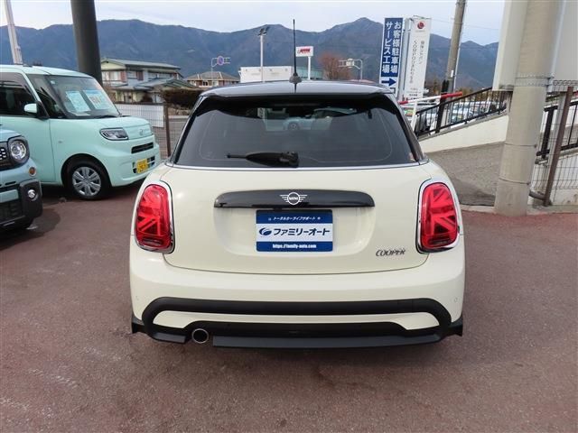 BMW MINI COOPER 5DOOR 2023 Image 31