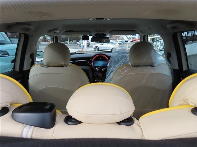 BMW MINI COOPER 5DOOR 2023 Image 31