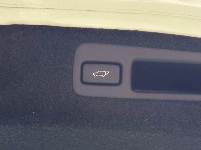 TOYOTA HARRIER 2WD 2017 Image 31