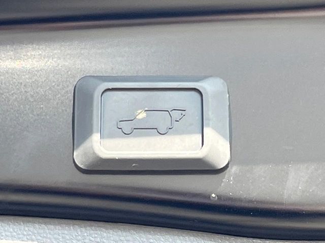 TOYOTA RAV4 4WD 2023 Image 31