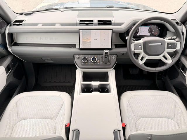 ROVER DEFENDER 2025 Image 31