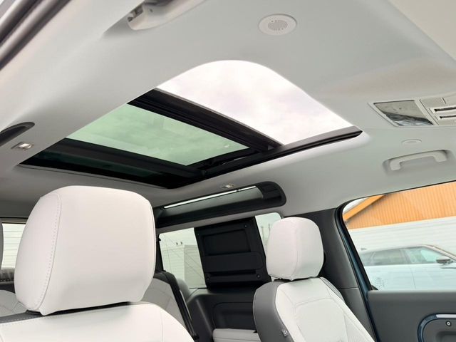 ROVER DEFENDER 2025 Image 31