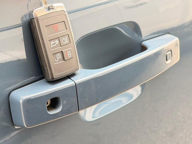 ROVER DEFENDER 2025 Image 31