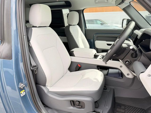 ROVER DEFENDER 2025 Image 31