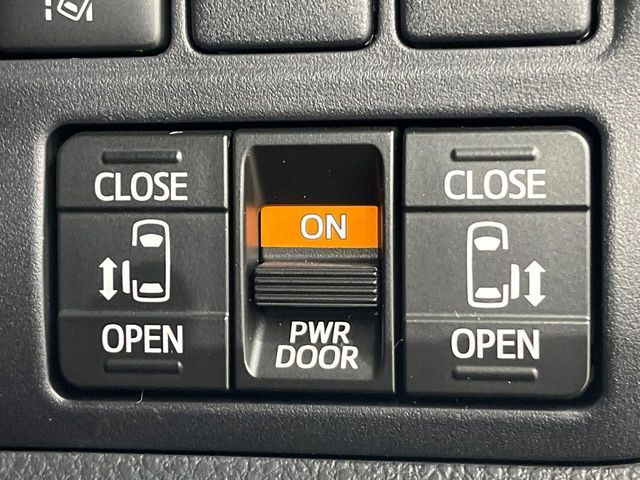 TOYOTA NOAH 4WD 2017 Image 31