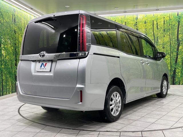TOYOTA NOAH 4WD 2017 Image 31