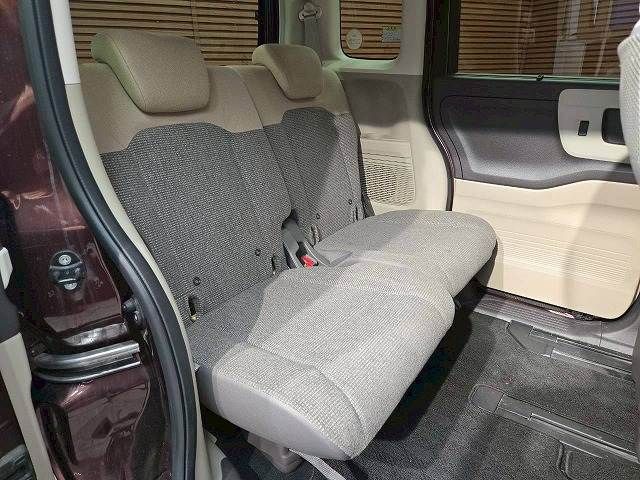 HONDA N BOX 2017 Image 31