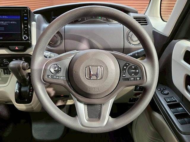 HONDA N BOX 2017 Image 31