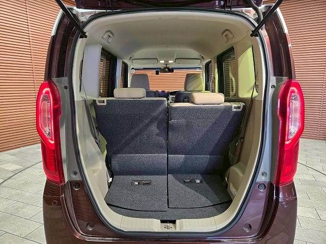 HONDA N BOX 2017 Image 31